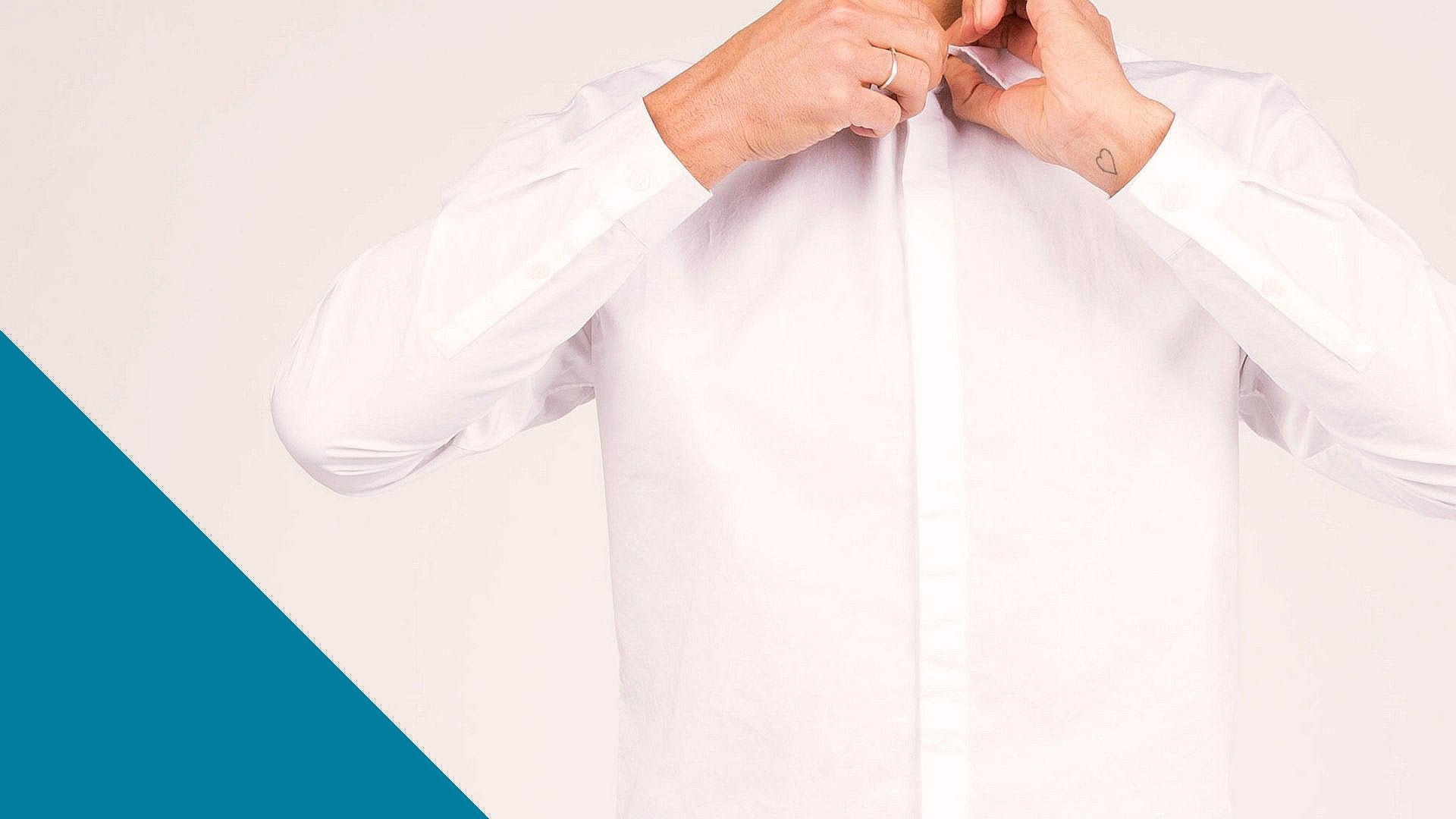 <p>Set yourself apart in a world of uninspired commercialism. MARK FRED’s unmistakable style and unparalleled craftsmanship form the perfect complement for the fashion-forward taste of the modern man.</p>